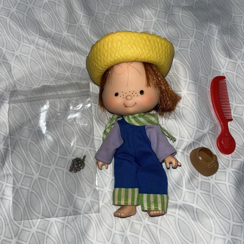 Vintage 1980 Strawberry Shortcake Huckleberry Pie With Comb & Hat Kenner - Picture 3 of 4